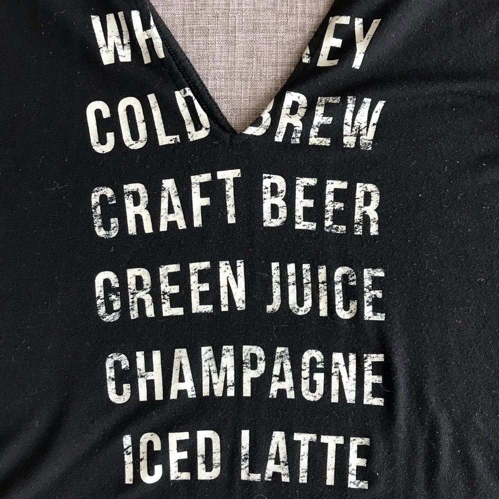 Keyhole Tee - Picture 2 of 3